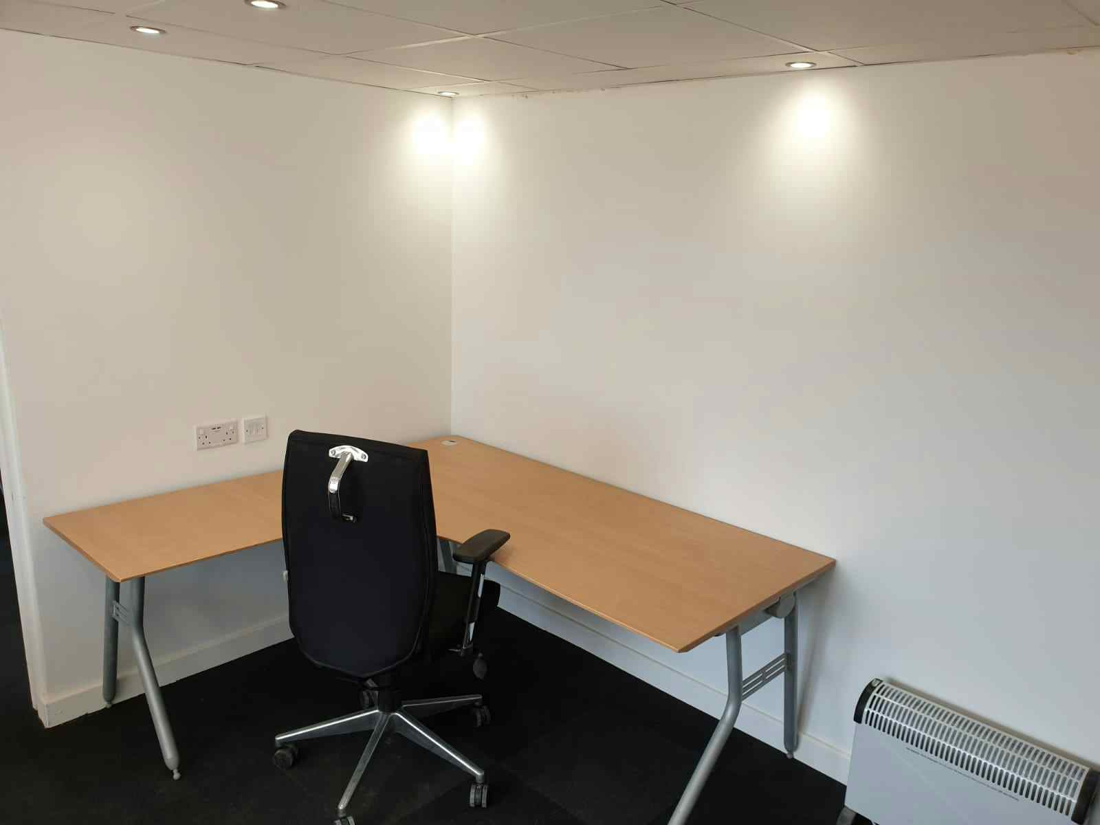 TV Studio / Photographic Studio (1000 Sq.ft) 14