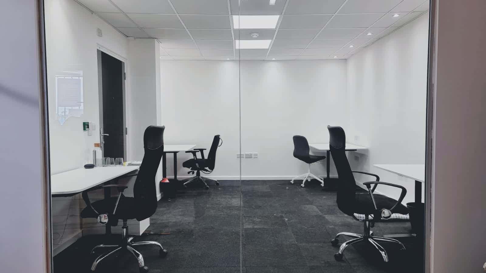 TV Studio / Photographic Studio (1000 Sq.ft) 7