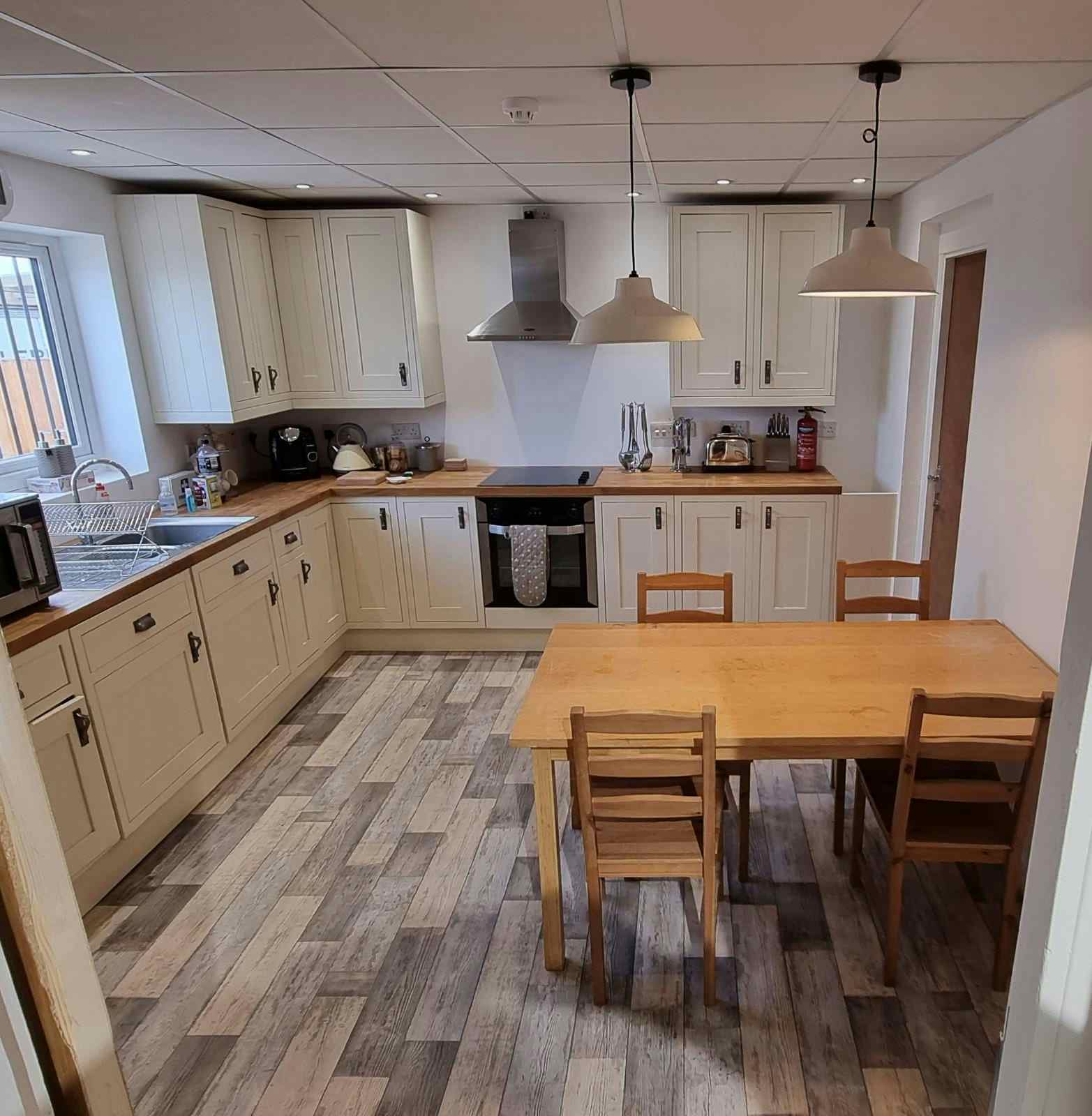 TV Studio / Photographic Studio (1000 Sq.ft) 13