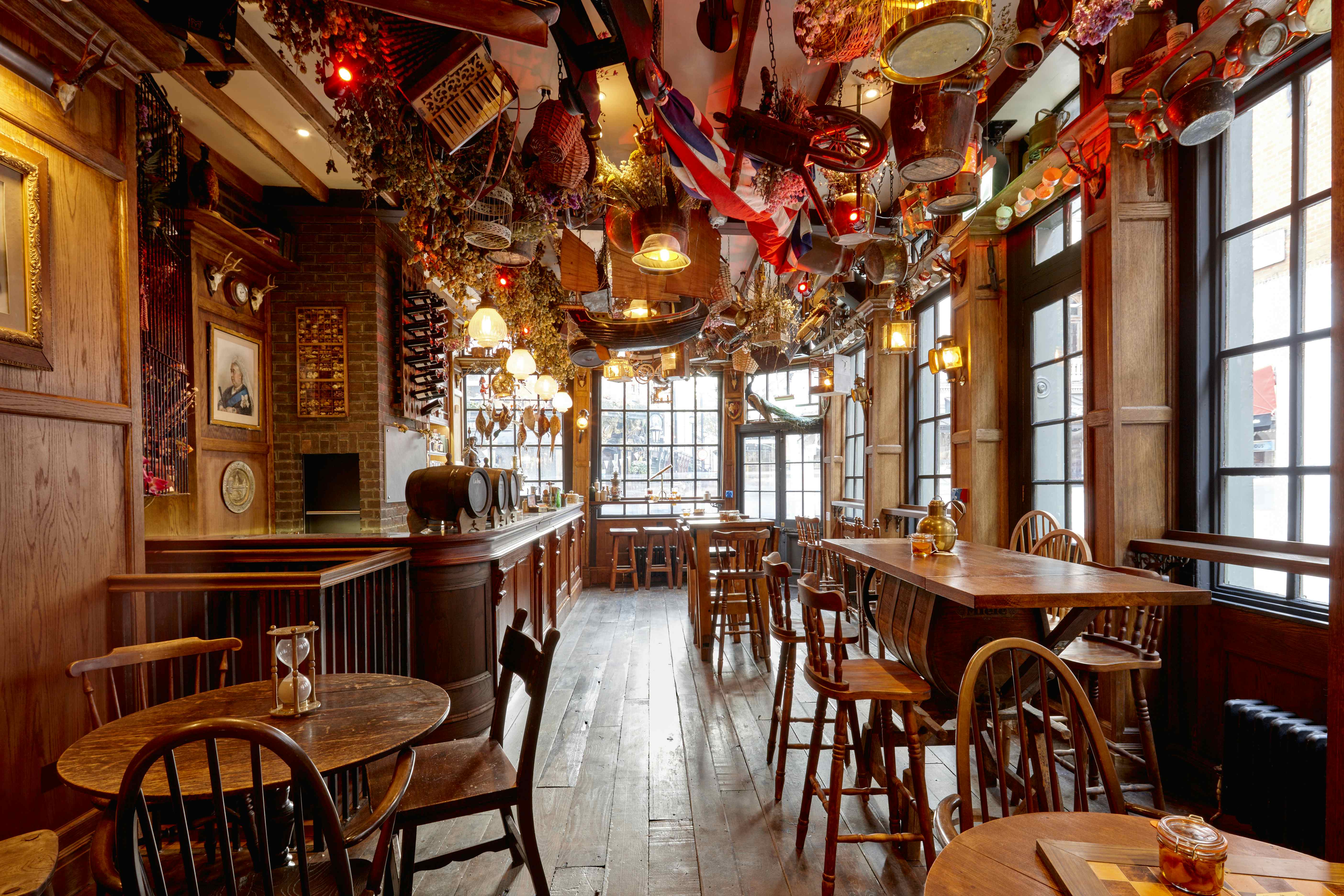 Mr Fogg's Tavern and Gin Parlour 3