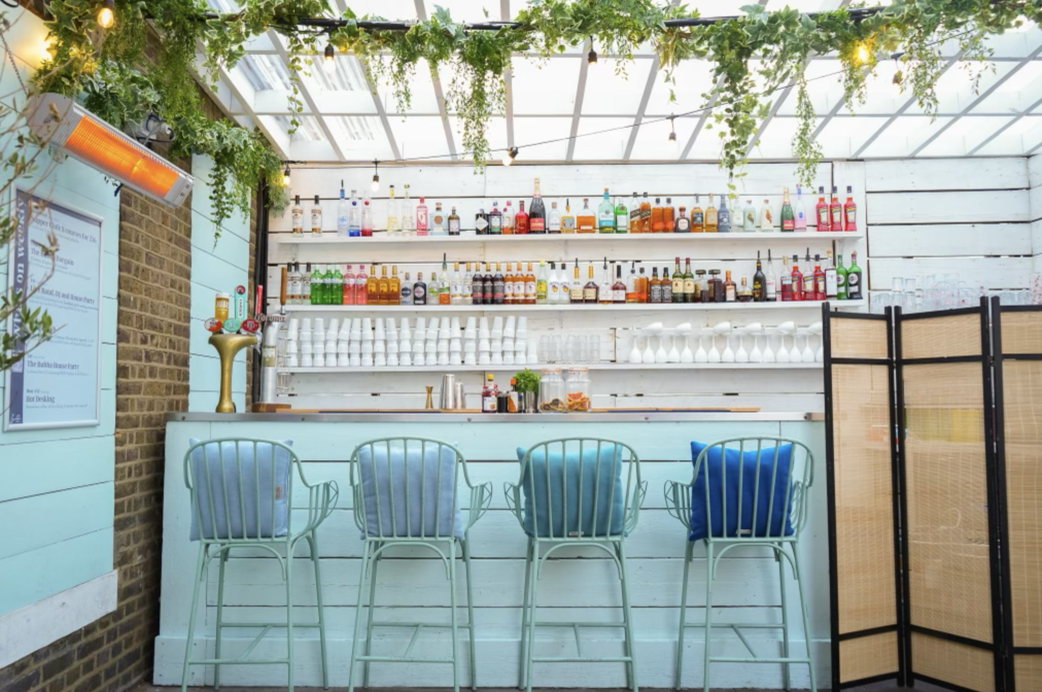 Weatherproof Rooftop Bar | Perfect Summer Party 24