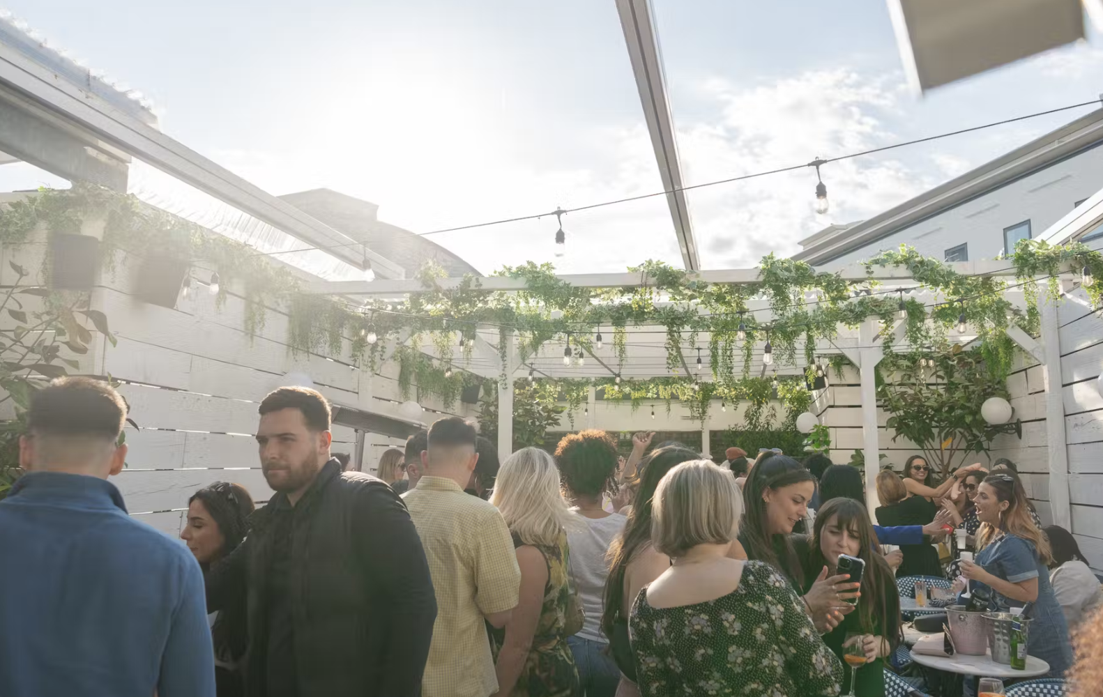 Weatherproof Rooftop Bar | Perfect Summer Party 31