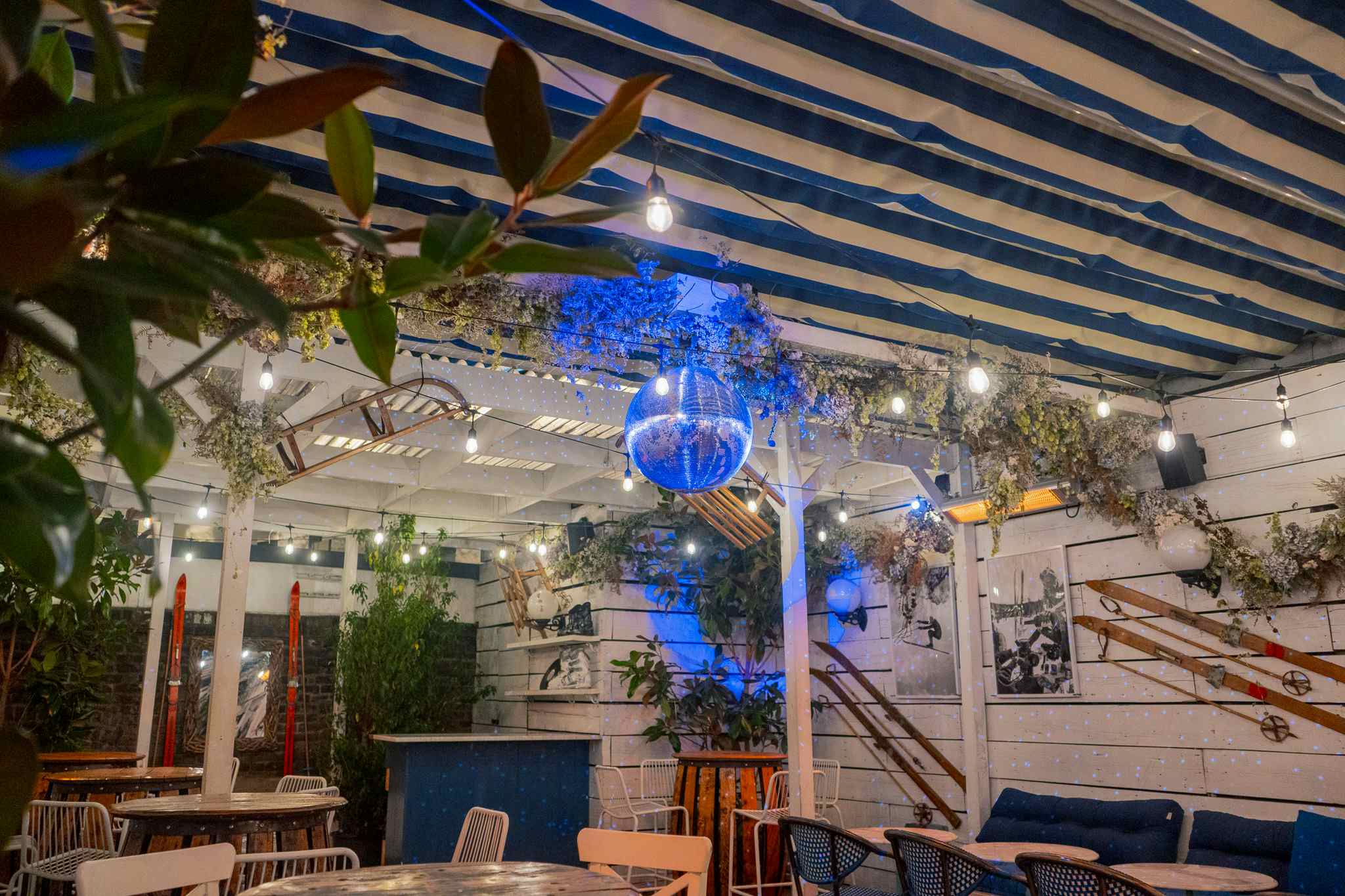 Weatherproof Rooftop Bar | Perfect Summer Party 14