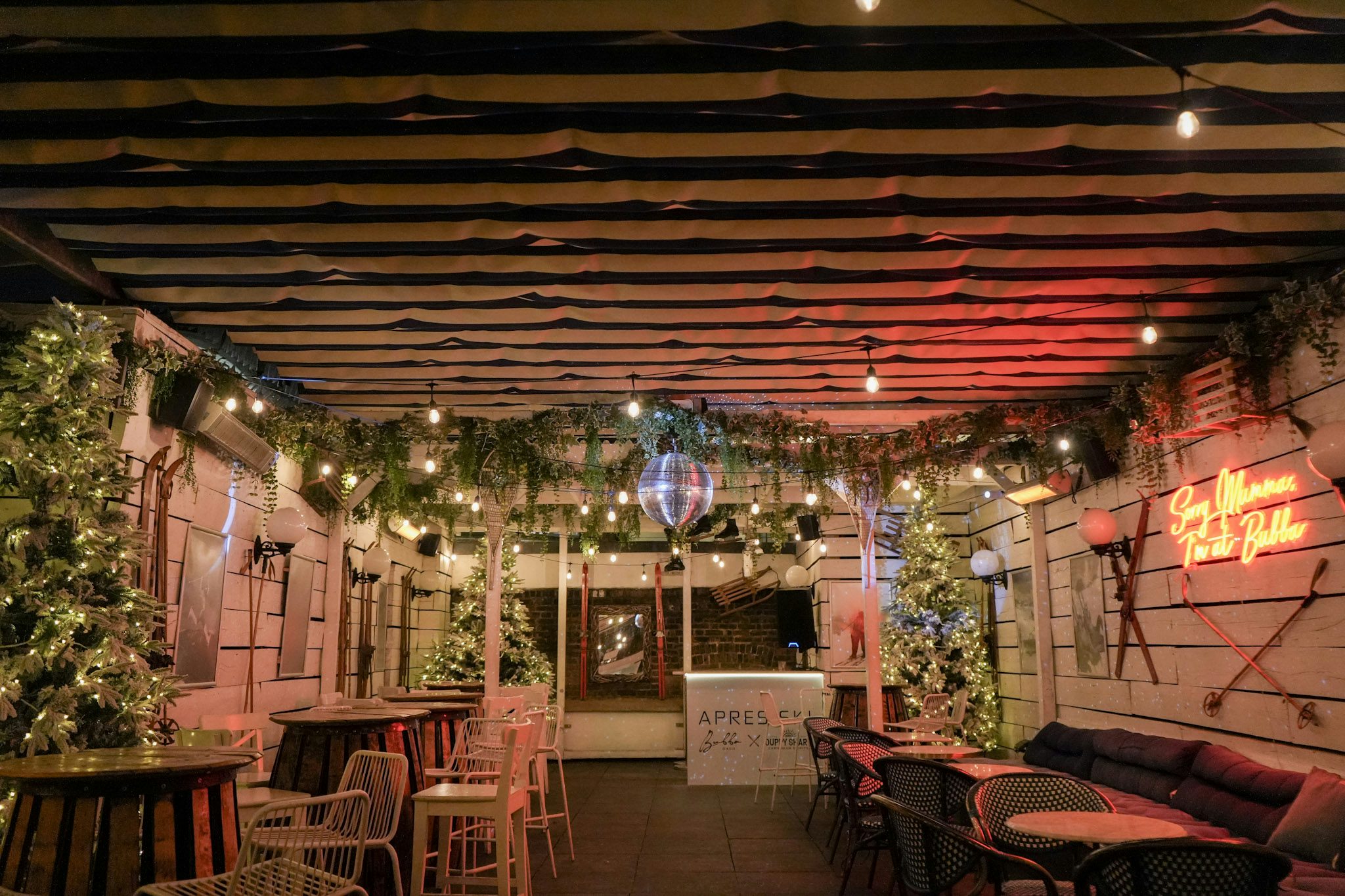 Christmas At Bubba Oasis 5