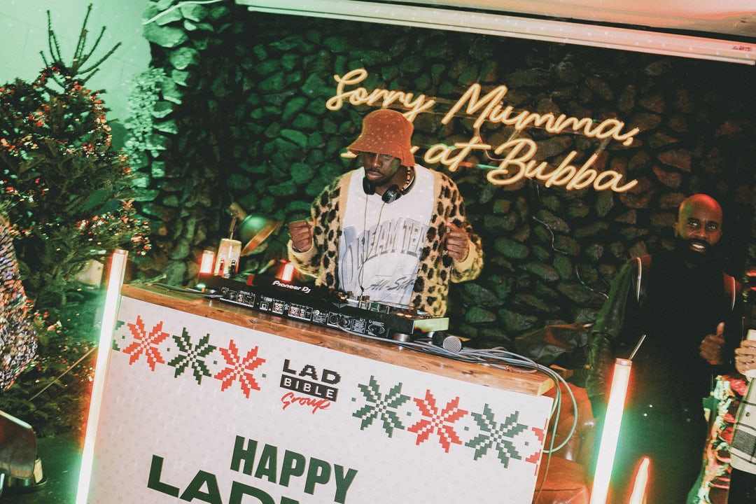 Christmas At Bubba Oasis 8