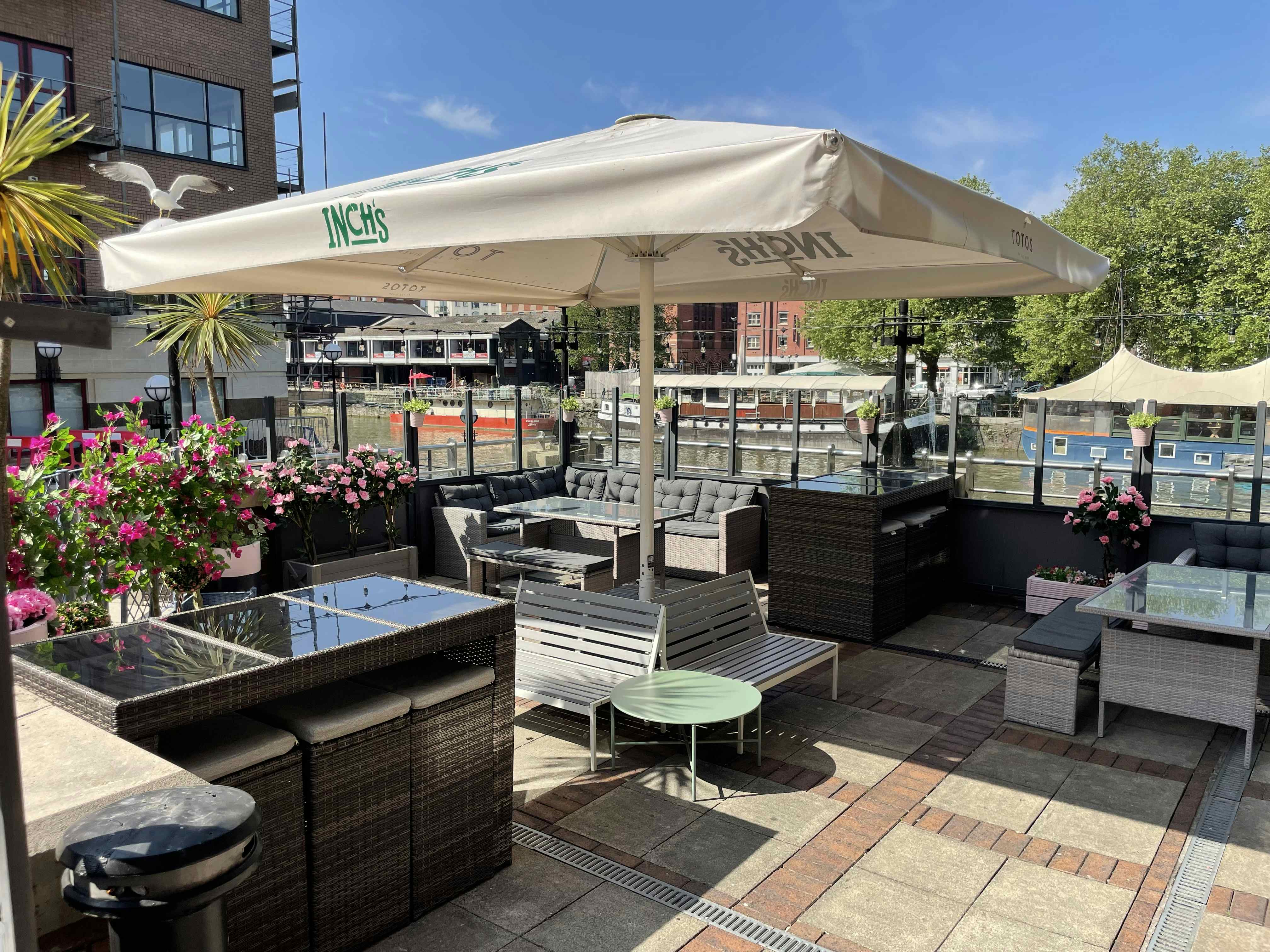 Meetings In The Lounge Bar 6