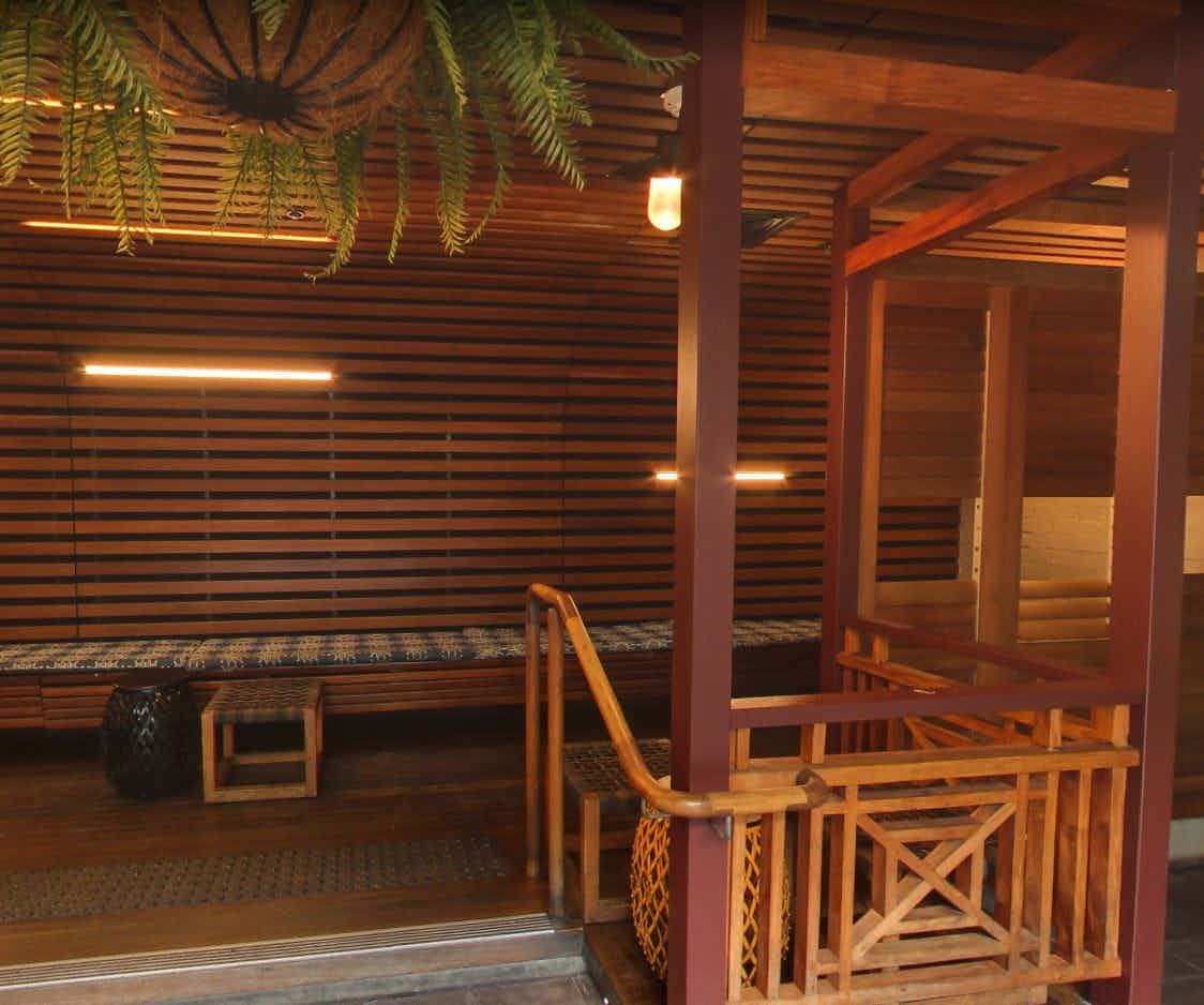 Outdoor Courtyard Alcove 1