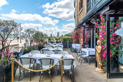 Outdoor Standing Reception 8