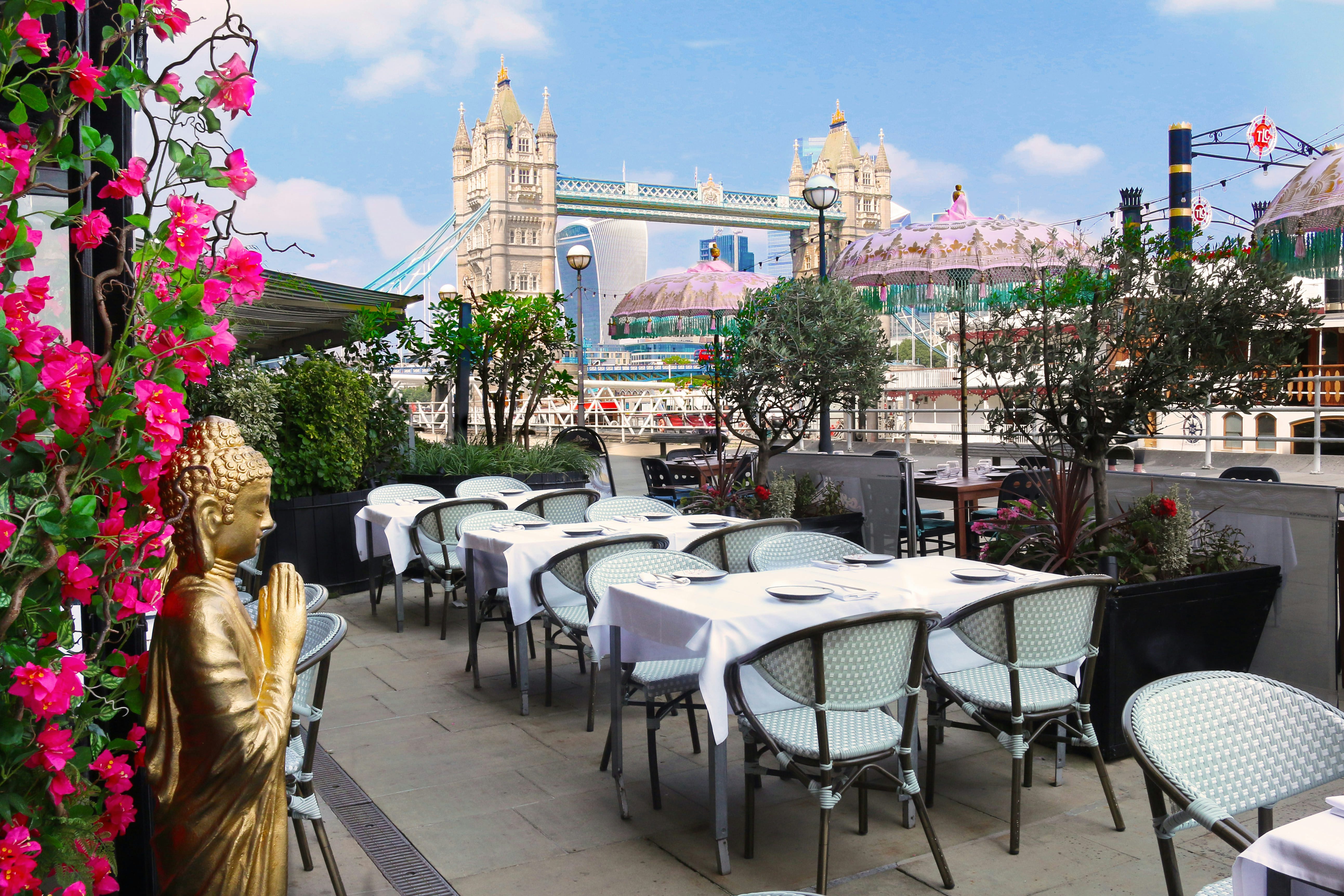 Outdoor Standing Reception 1