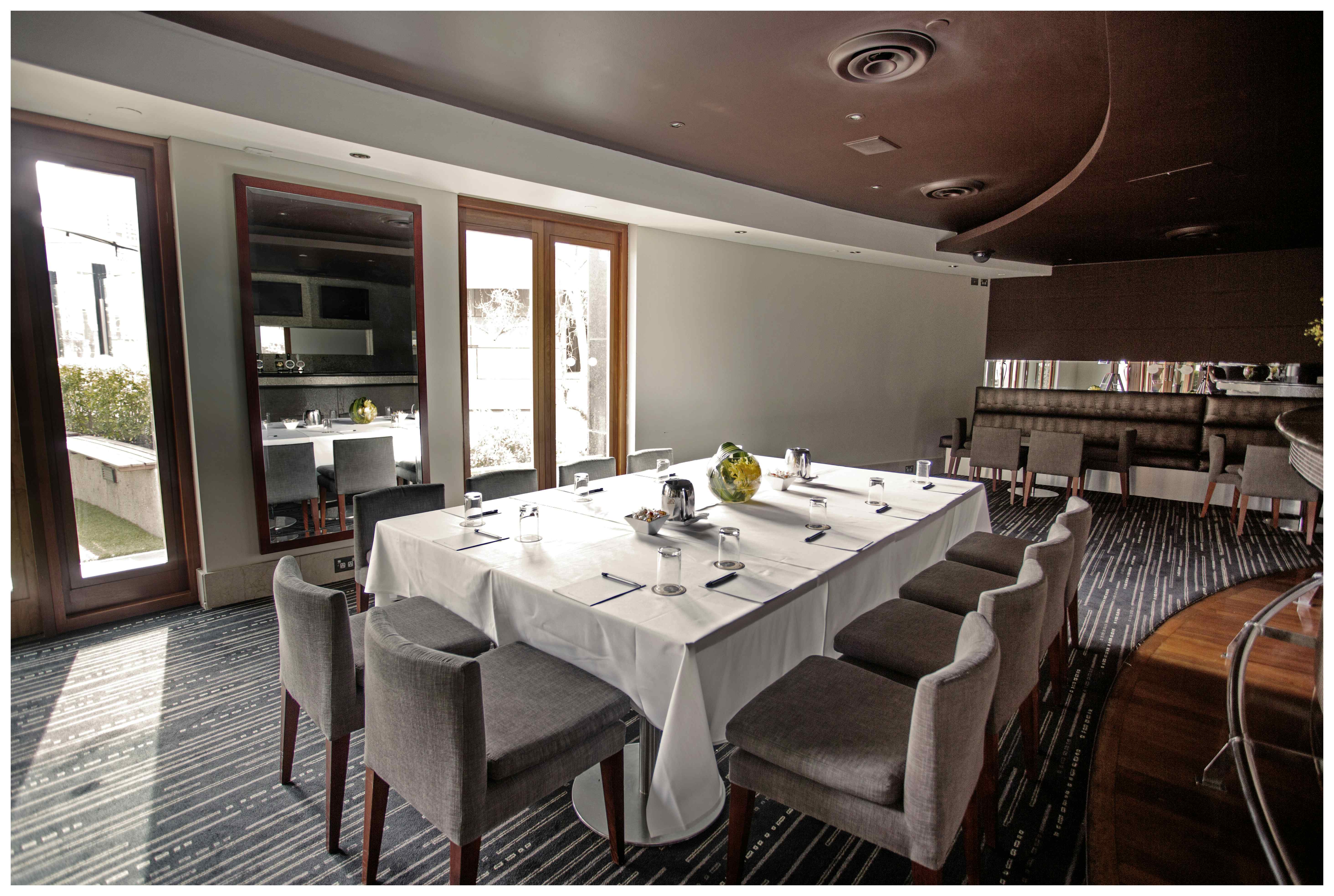 Jarrah Bar & Outdoor Terrace 1