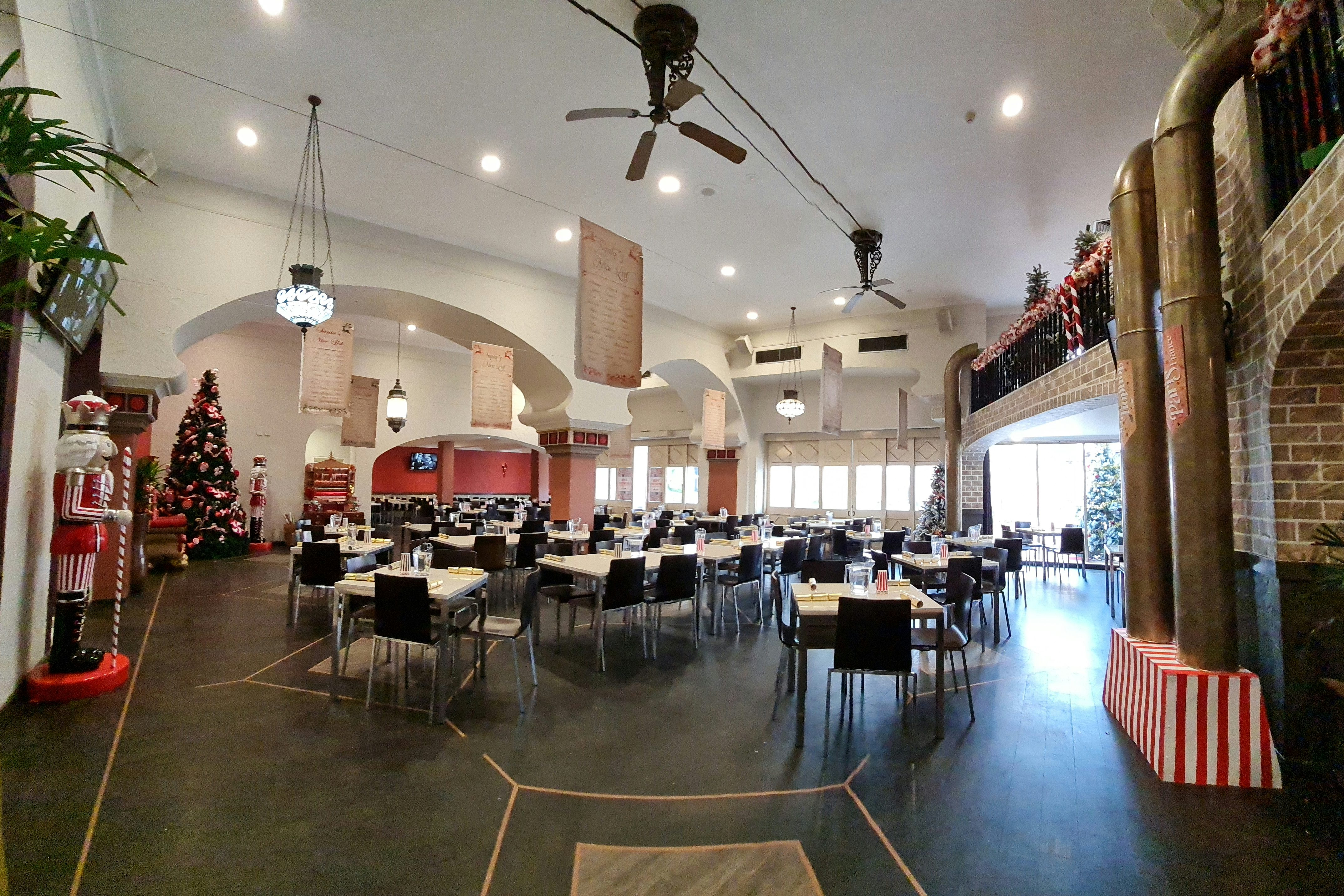 Ricks Cafe Americain 2