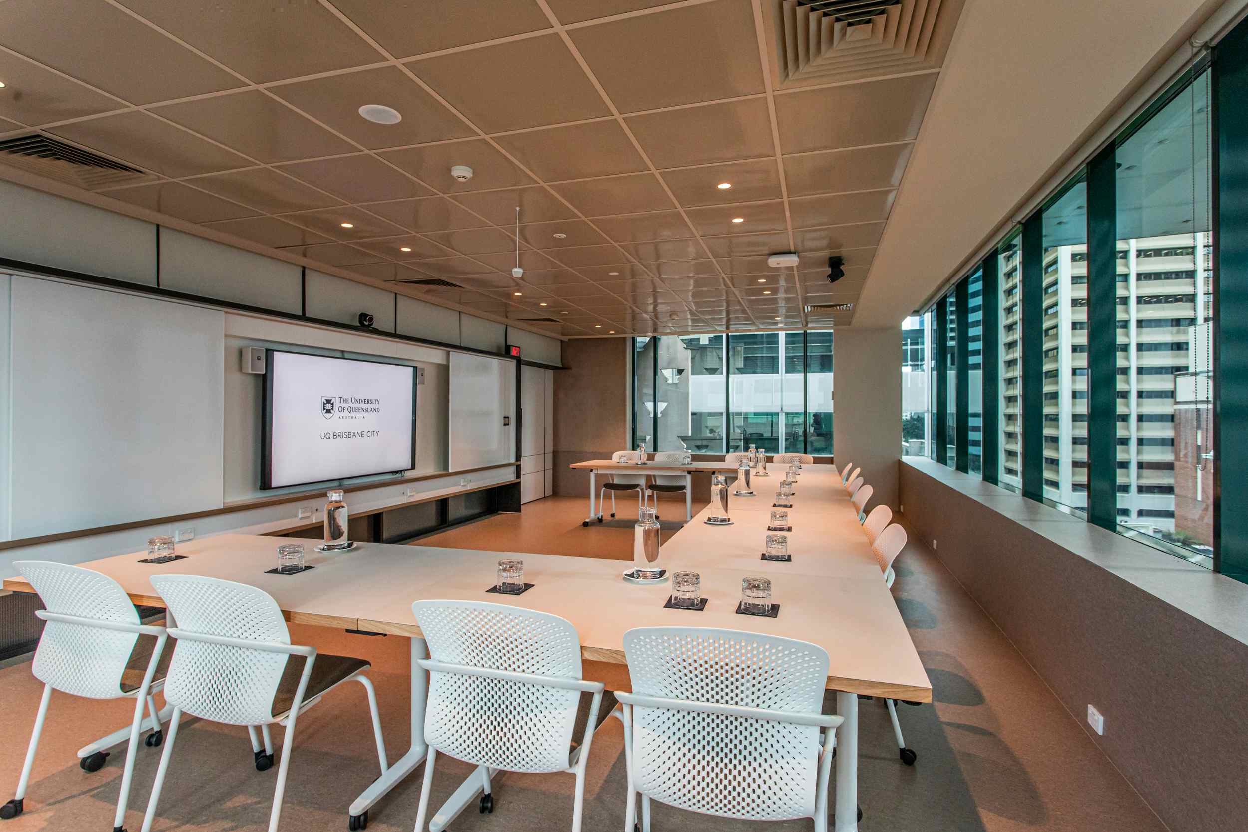 Creative Suite 512 22