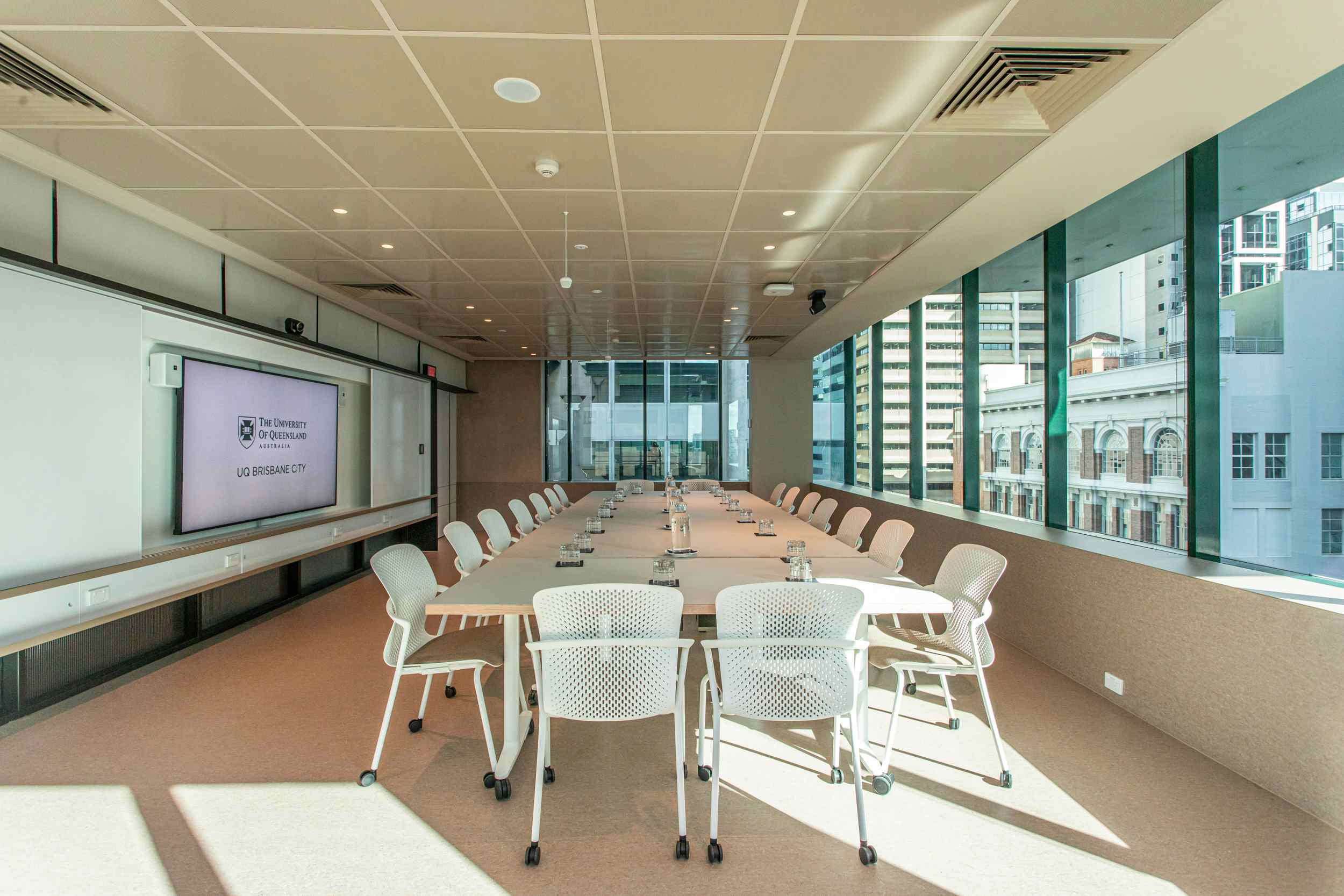 Creative Suite 512 14