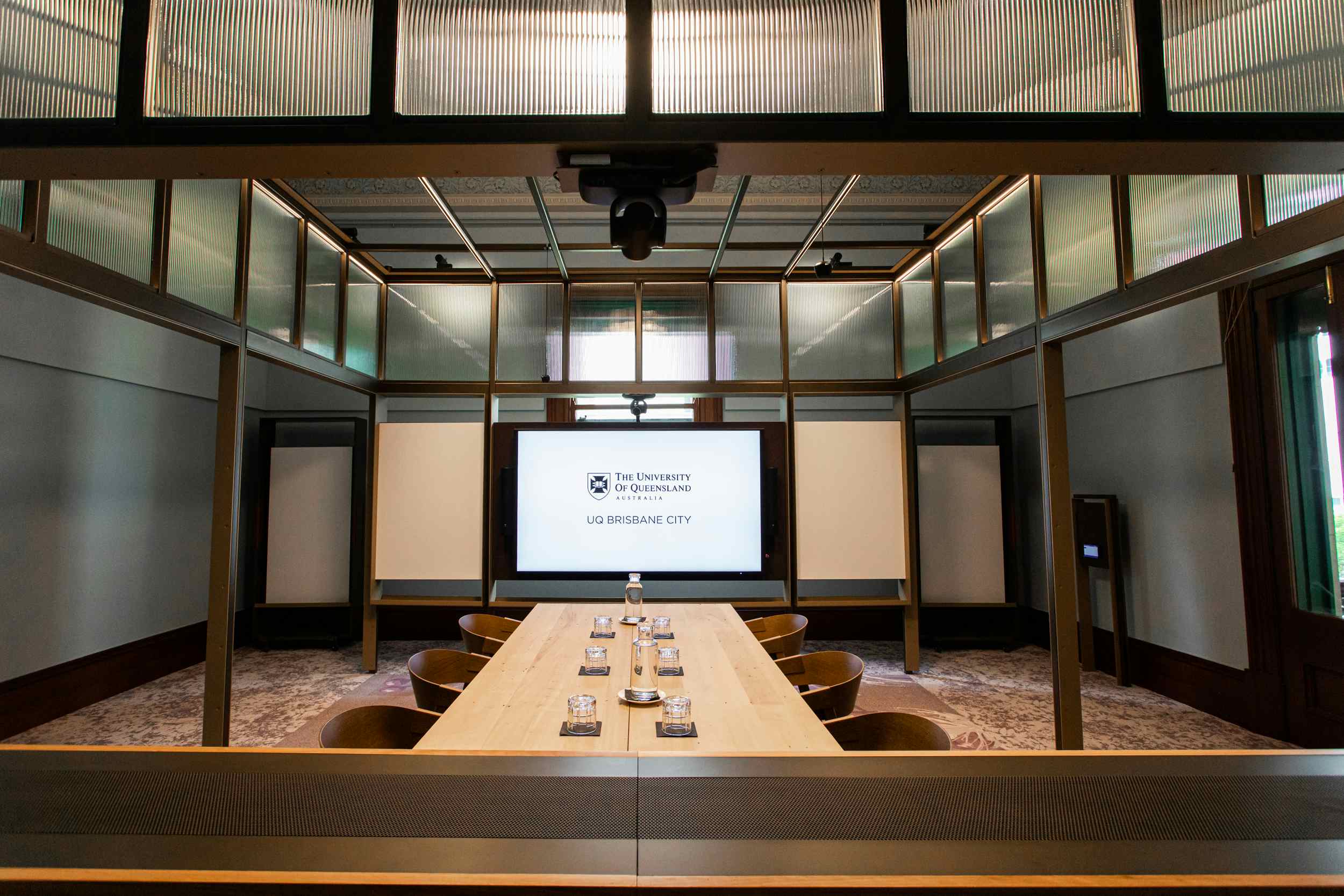 Showcase Suite 213 8