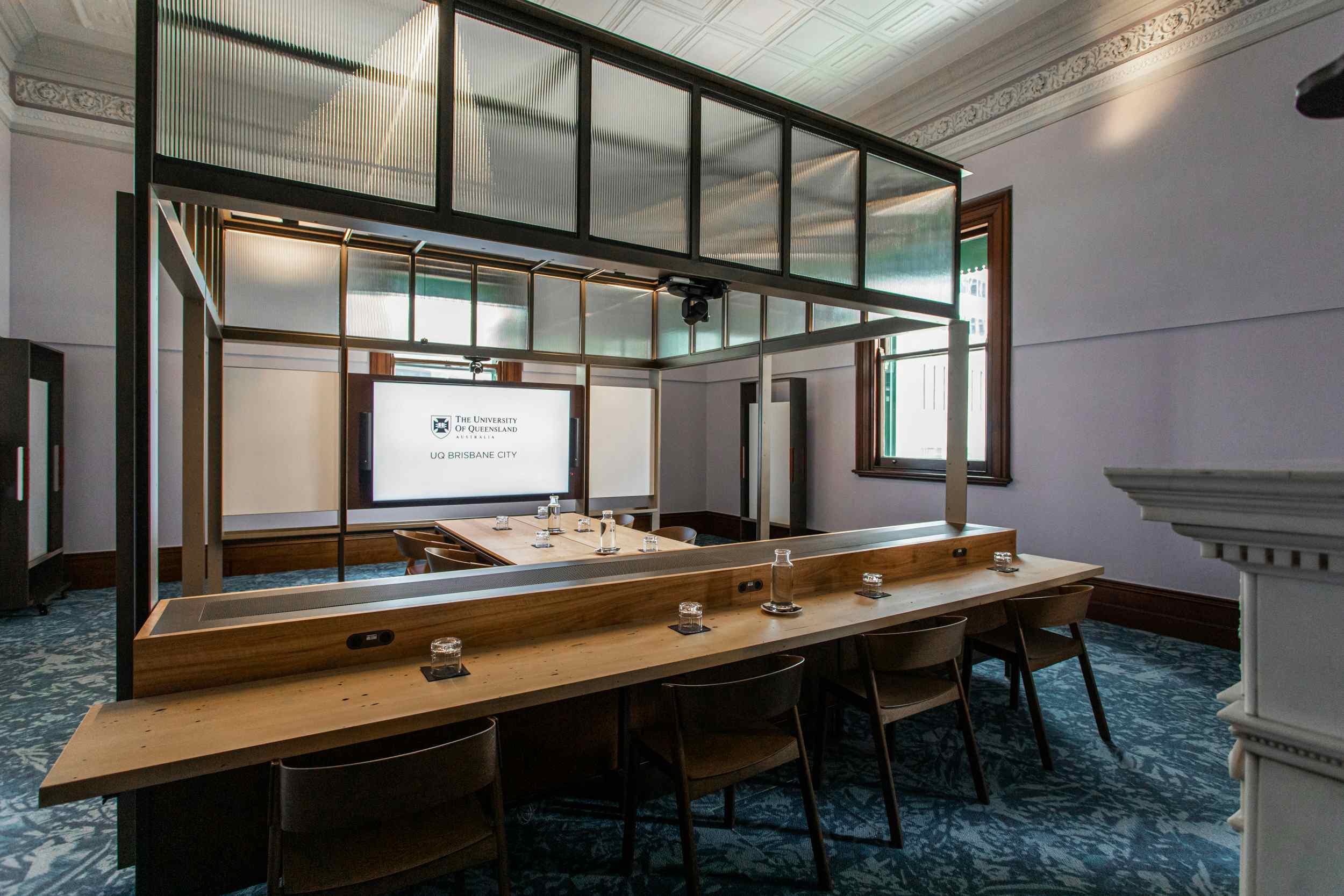 Showcase Suite 218 7