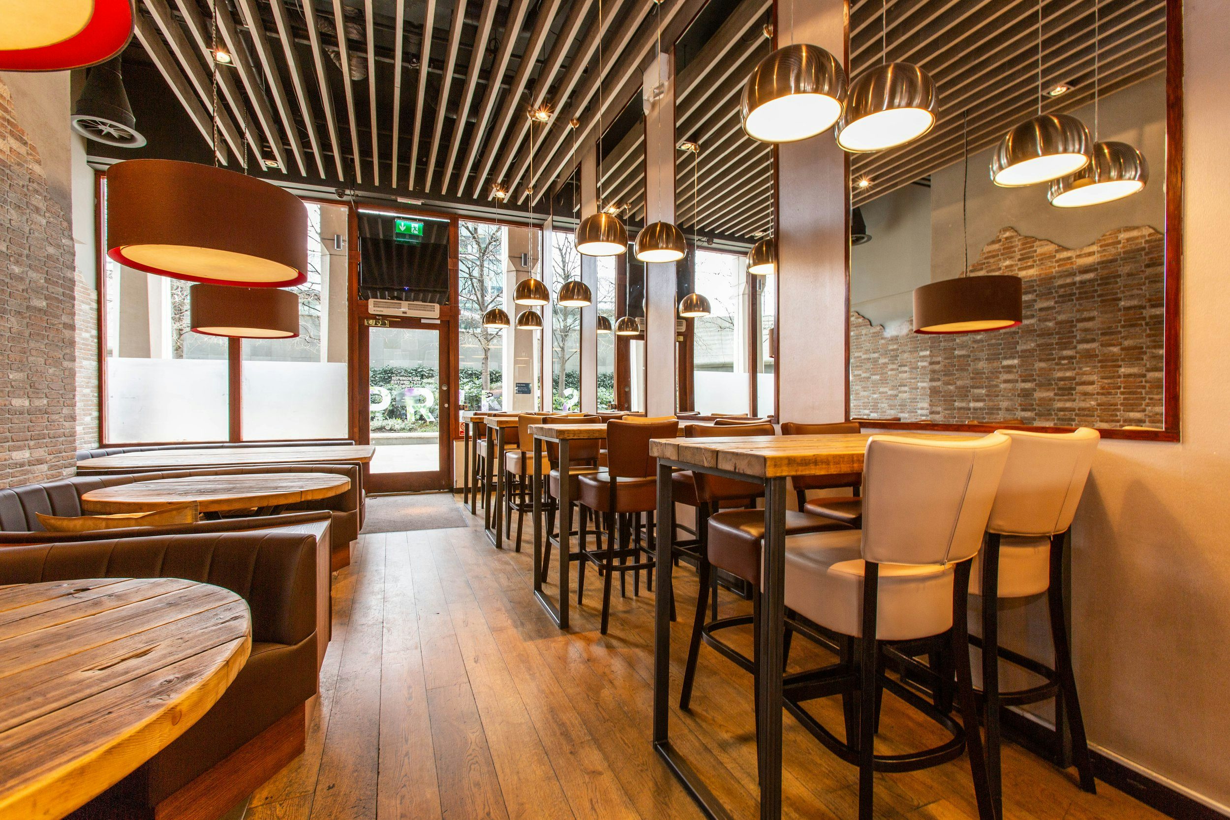 The Main & Lounge Bar 0