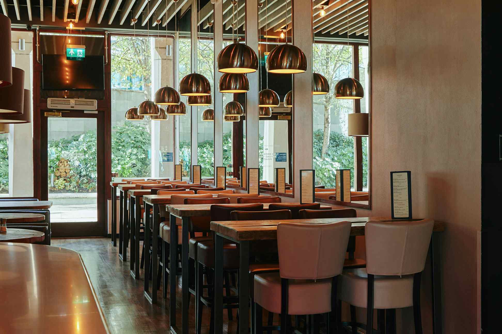 The Main &amp; Lounge Bar 1