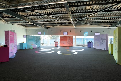 Hall 1 4