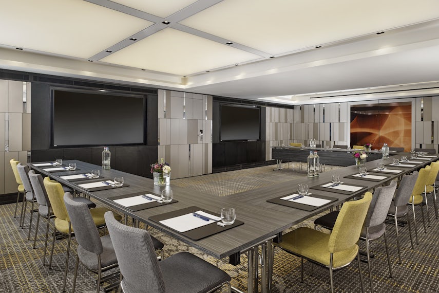 Plaza Suite 4 3D tour