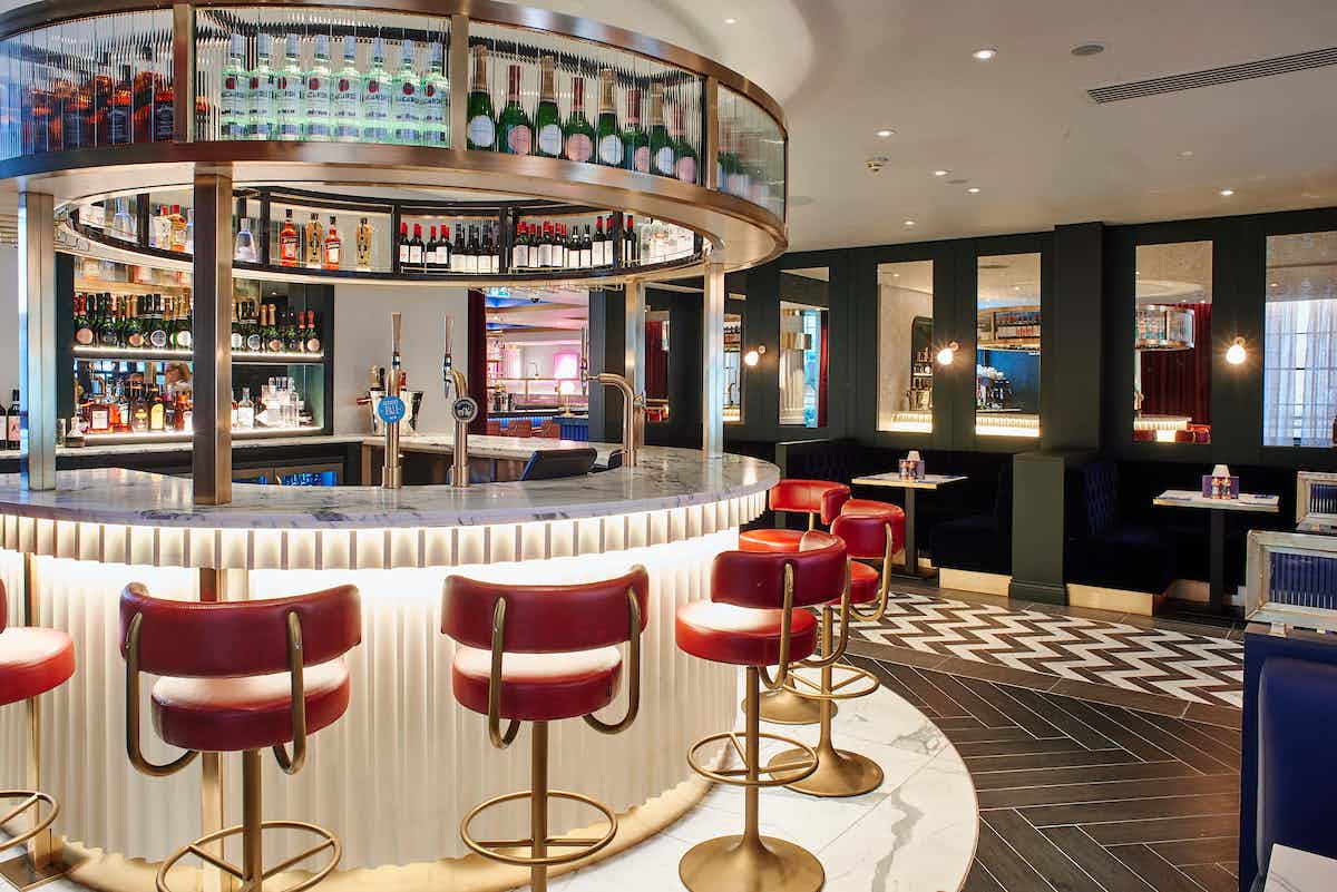 The Champagne Bar, Le Monde Hotel