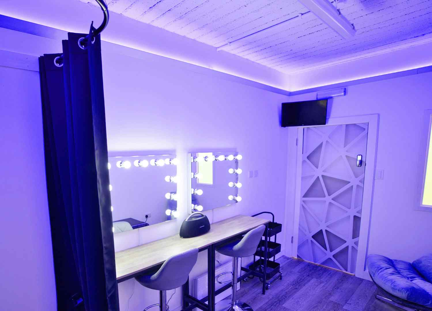 Makeup Studio 1