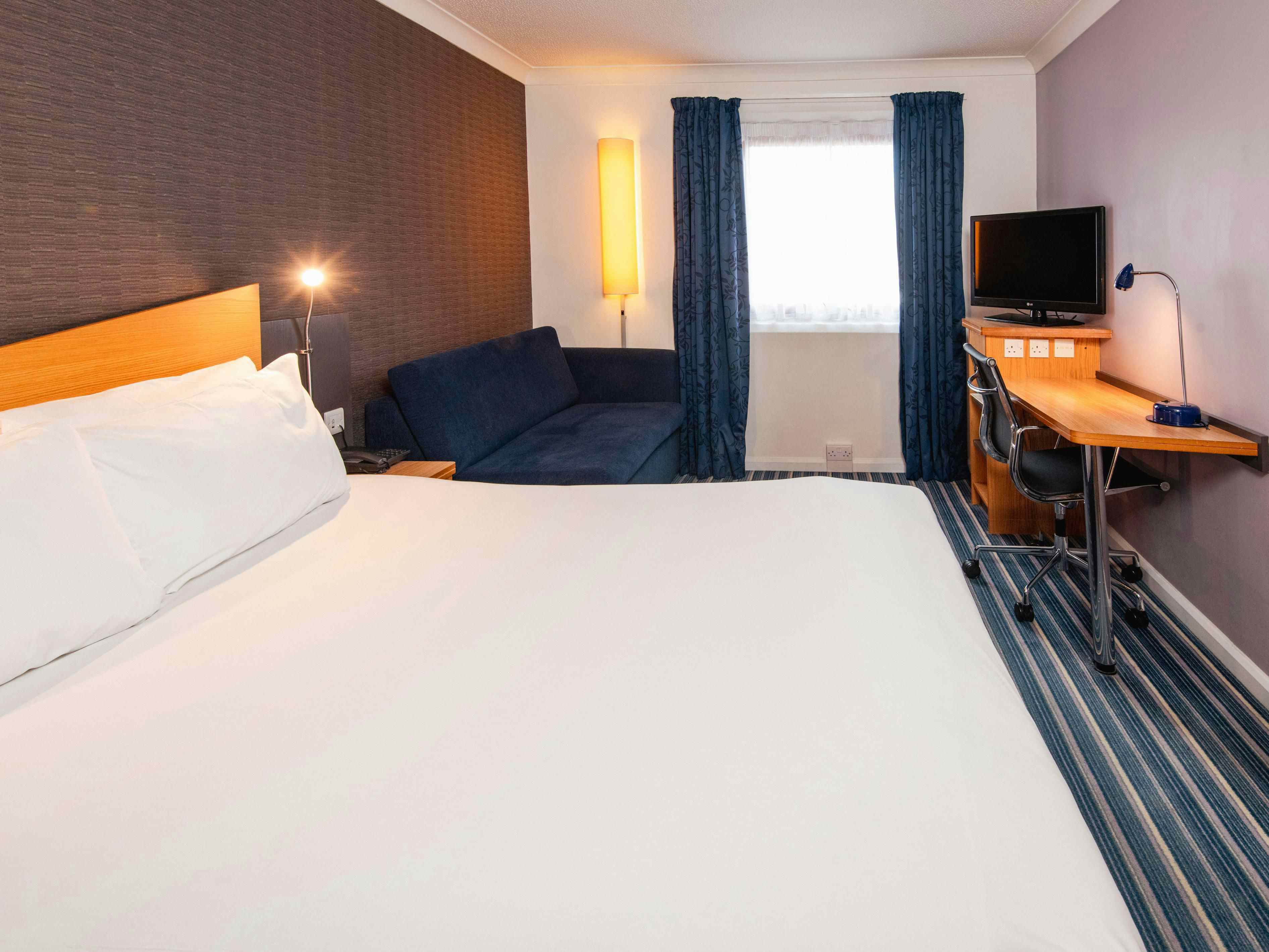 Room Rate, Holiday Inn Express Bristol - Filton, an IHG Hotel