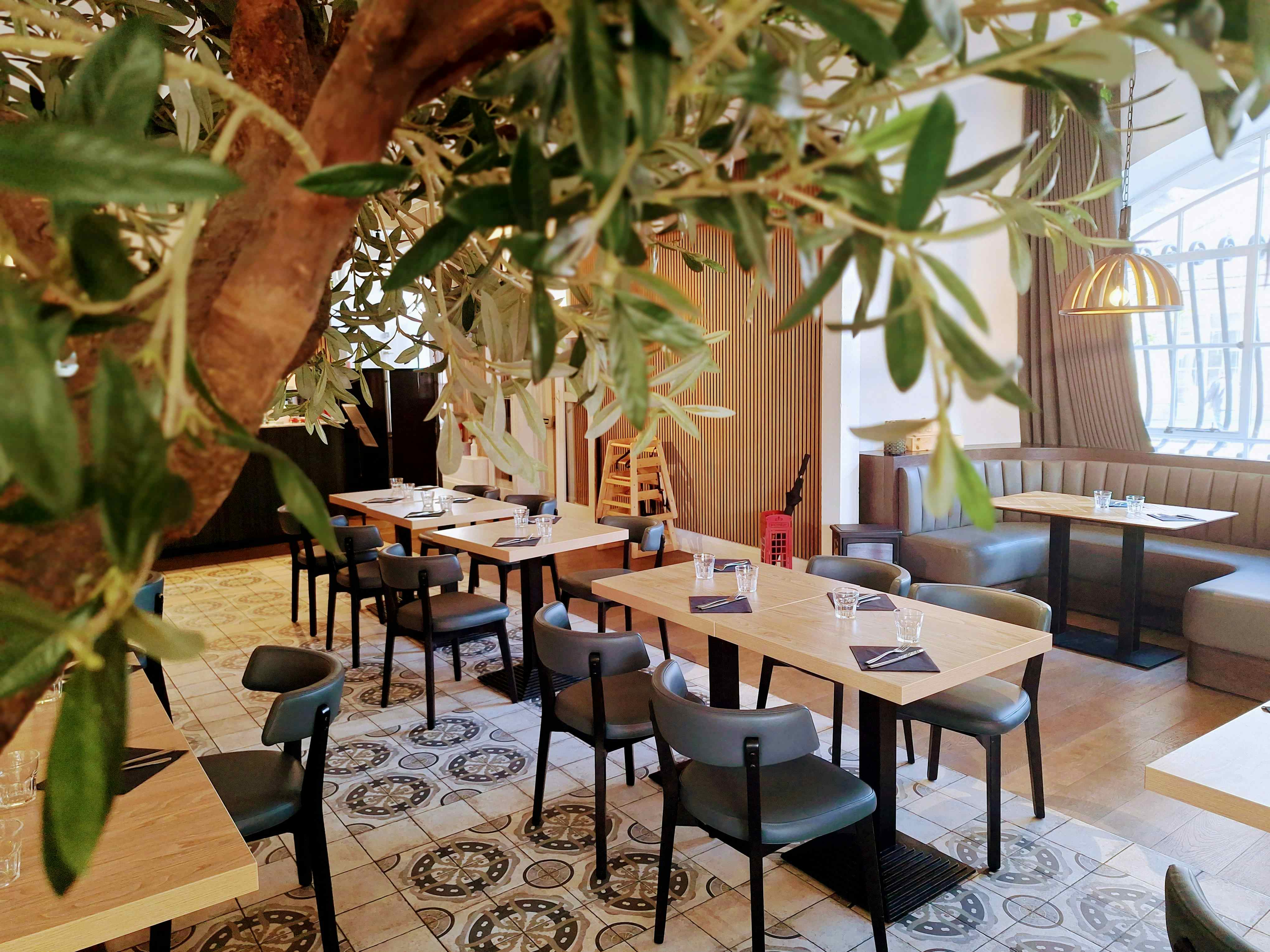 Whole venue Strings Restaurant  9