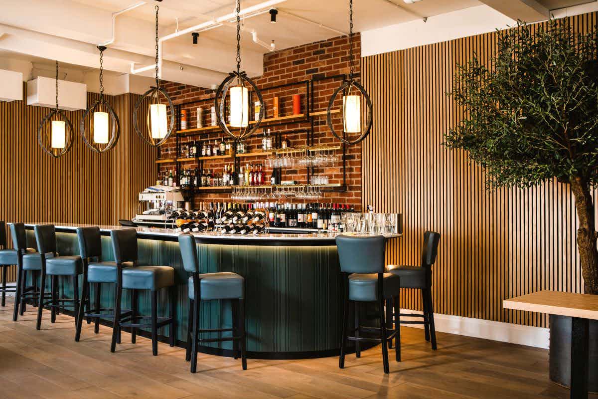 Whole venue Strings Restaurant  5