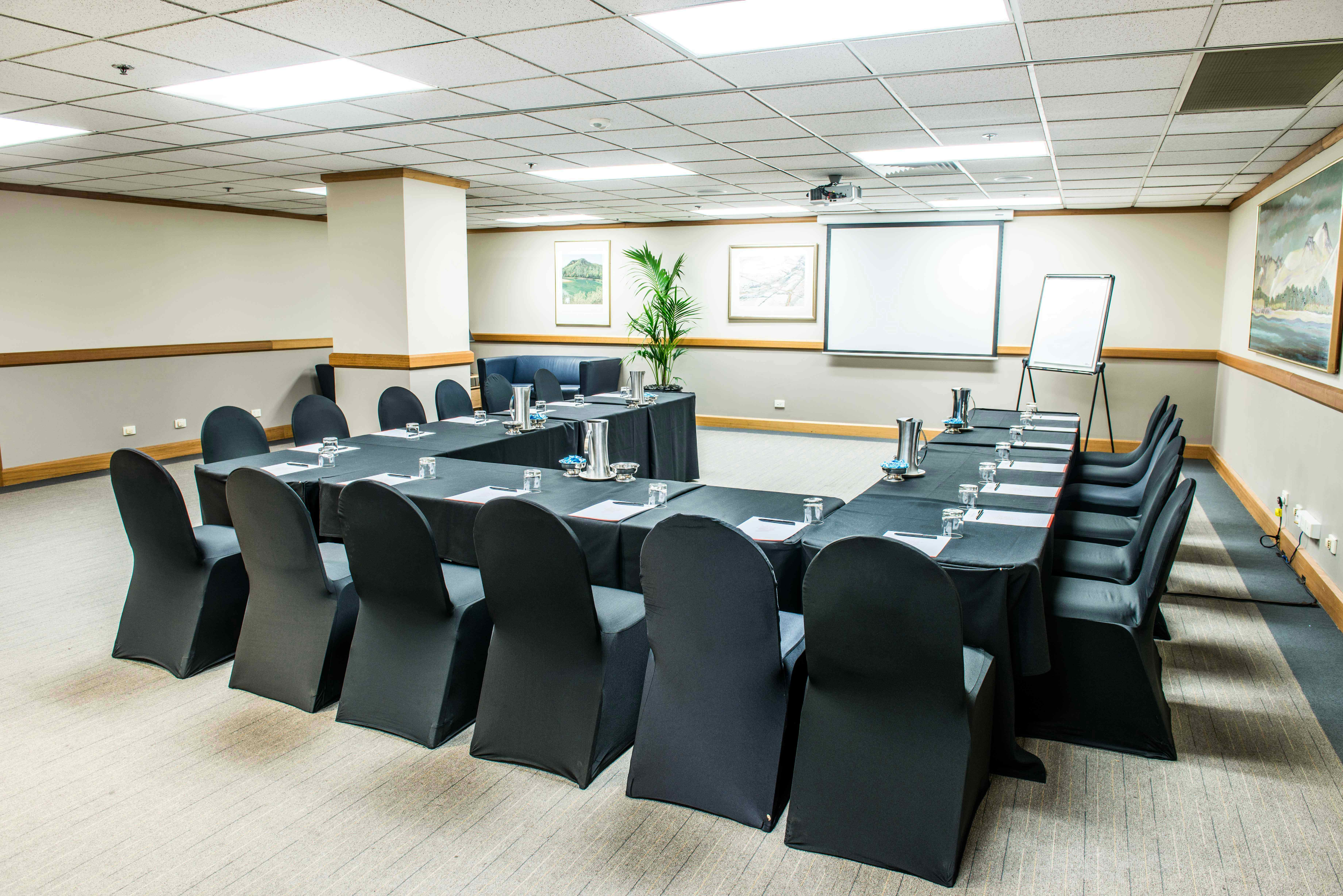 Barossa, Clare and Club Lounge 1