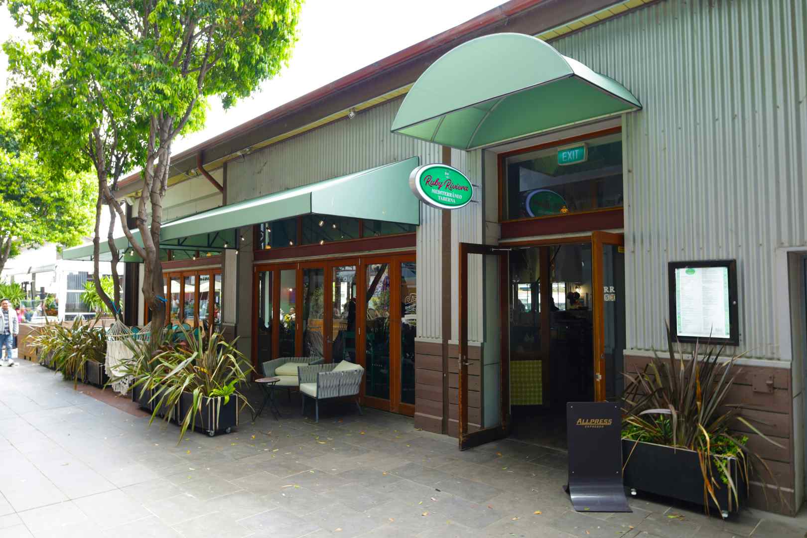 Bright & Unique Exclusive Riverside Venue