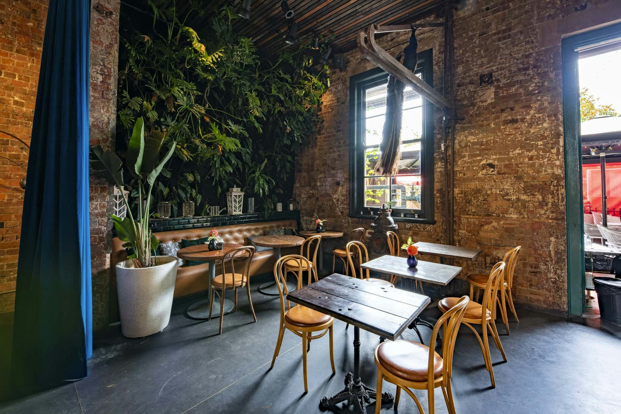 Garden Party Exclusive 3D tour