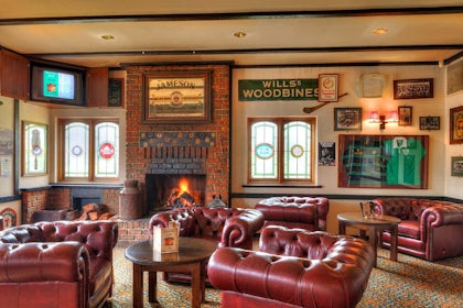 Lounge Bar 1