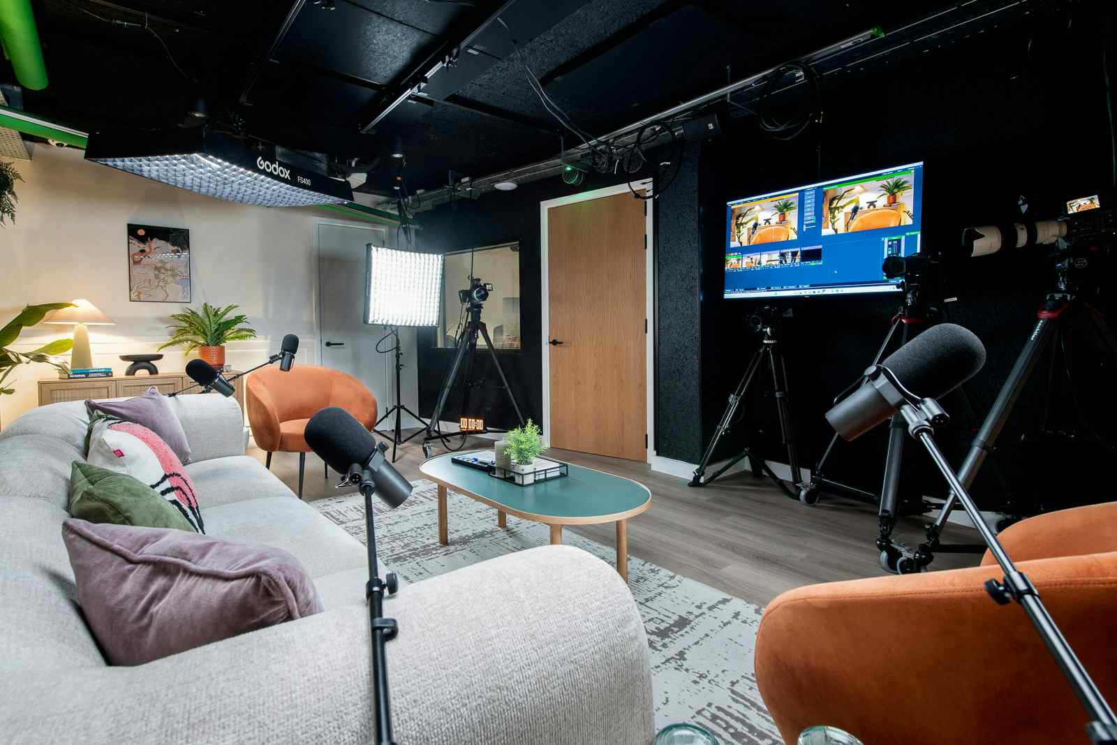 Podcast Recording Studio 15