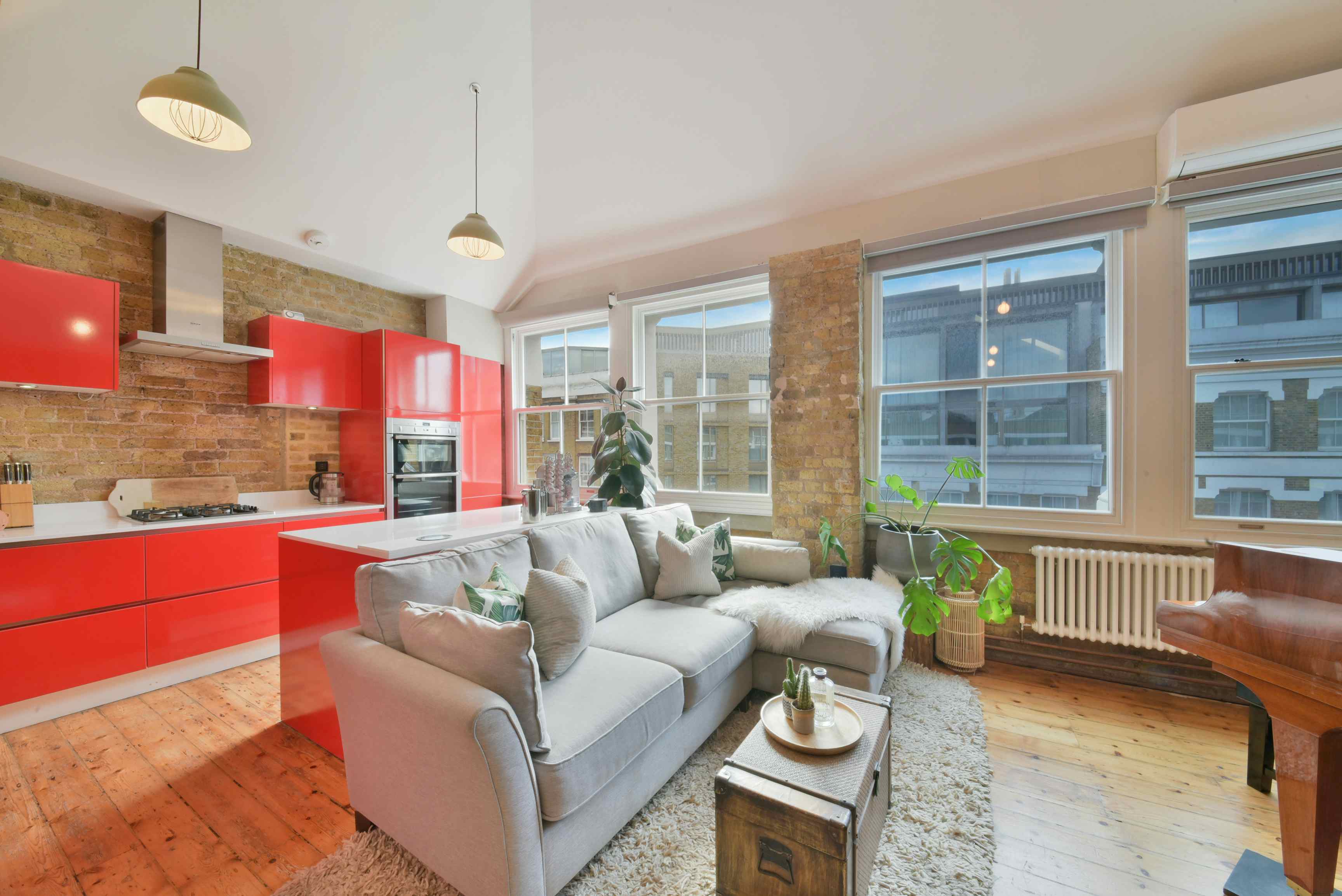 Treehouse Loft - Meeting space 6