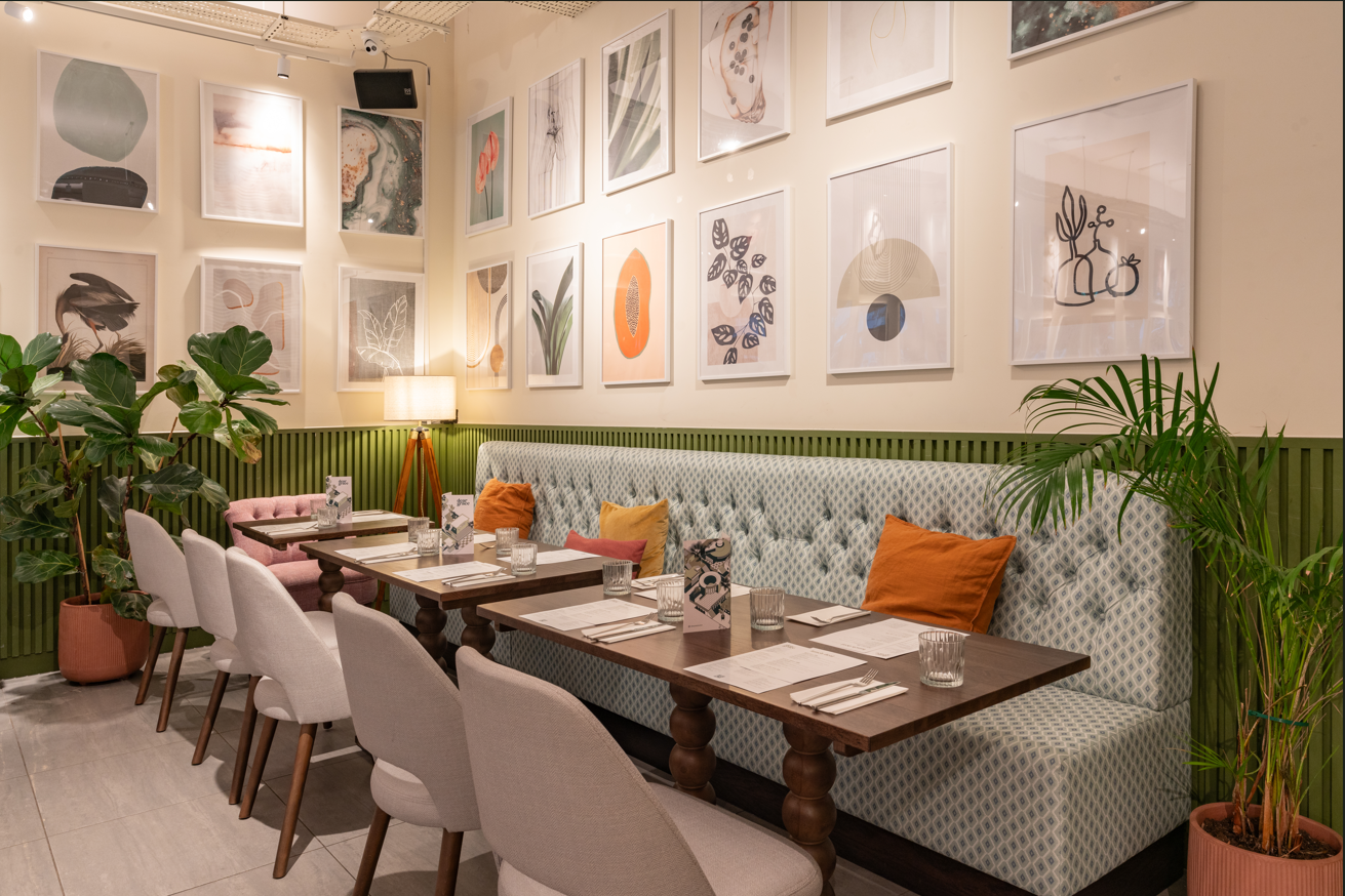 Semi-Private Bar Space 1