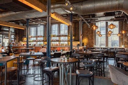 'Smiths' Bar 3