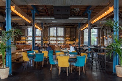 'Smiths' Bar 1