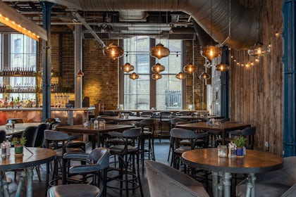 'Smiths' Bar 2