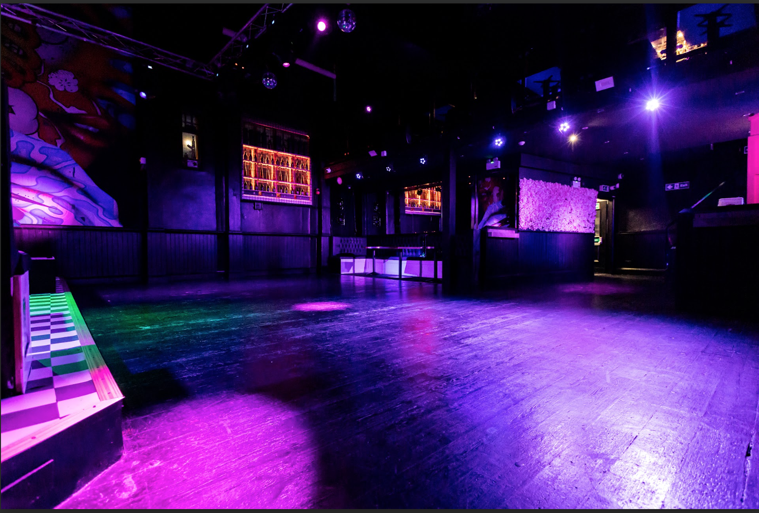 Main floor and VIP 1