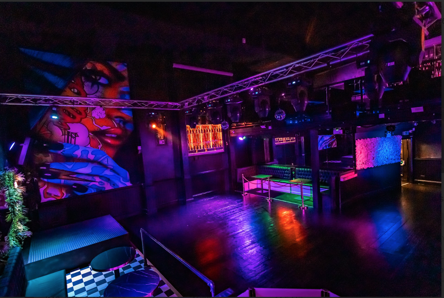Main floor and VIP 4
