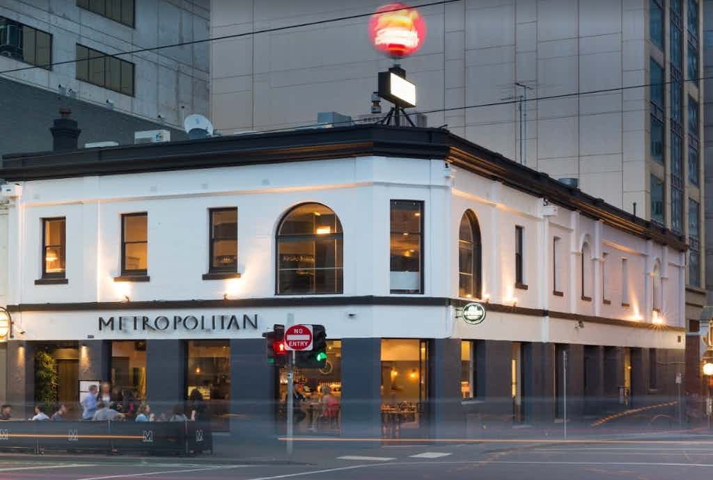 The Metropolitan - Cocktail Lounge  3