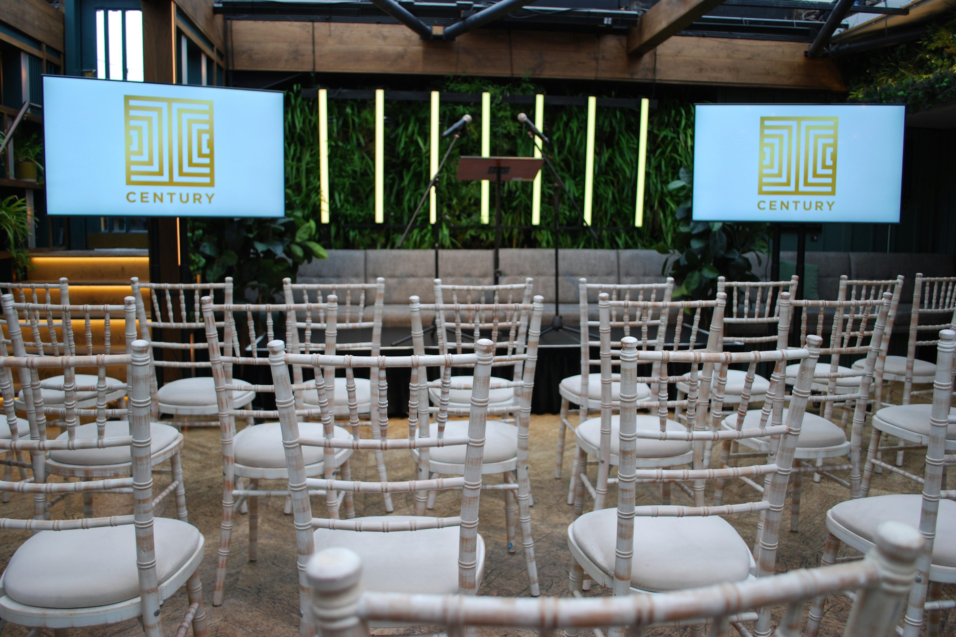 Roof Terrace (with retractable glass roof) - Conference & Meetings 4