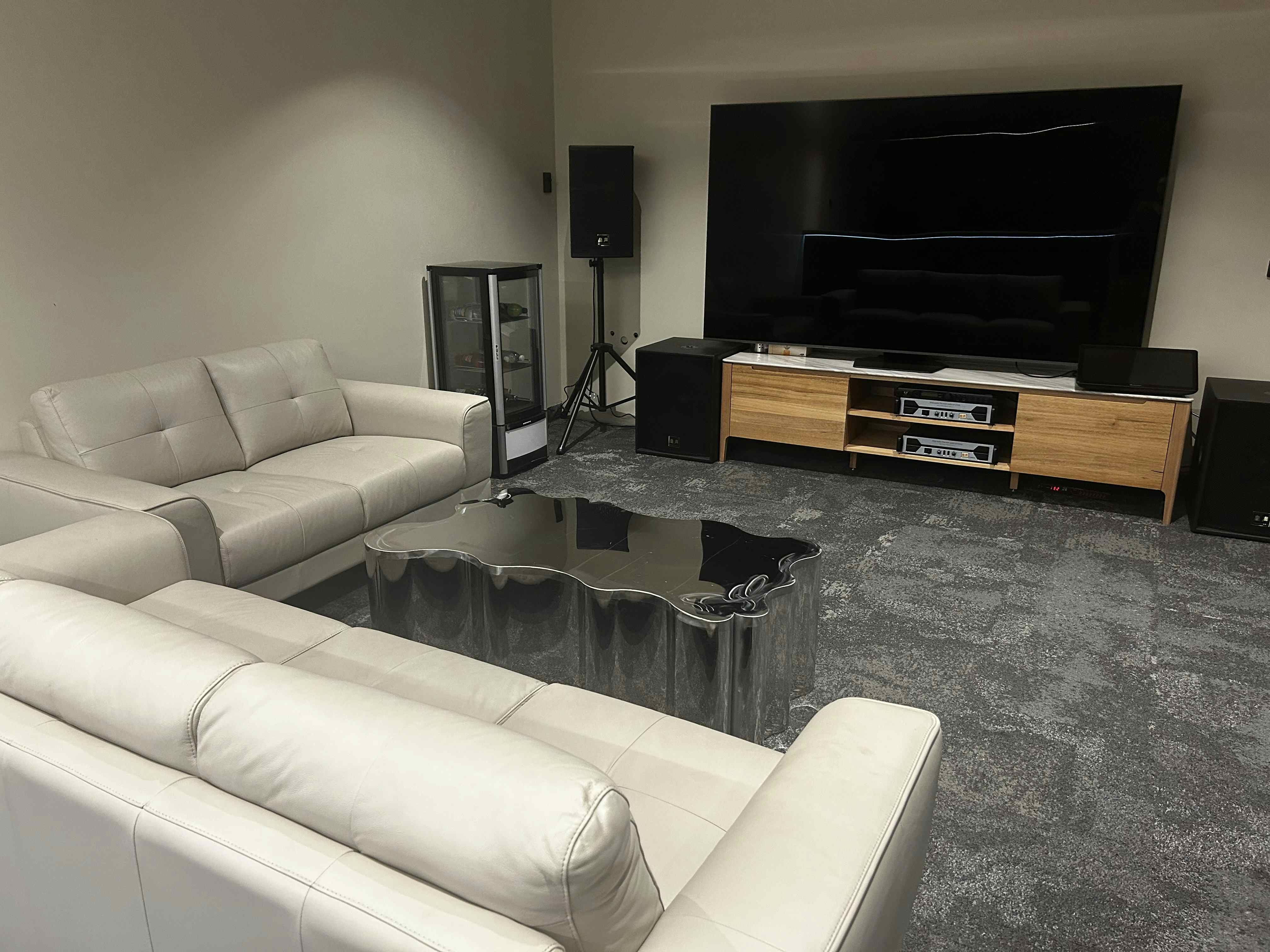 P1 Premium Lounge/Boardroom 6