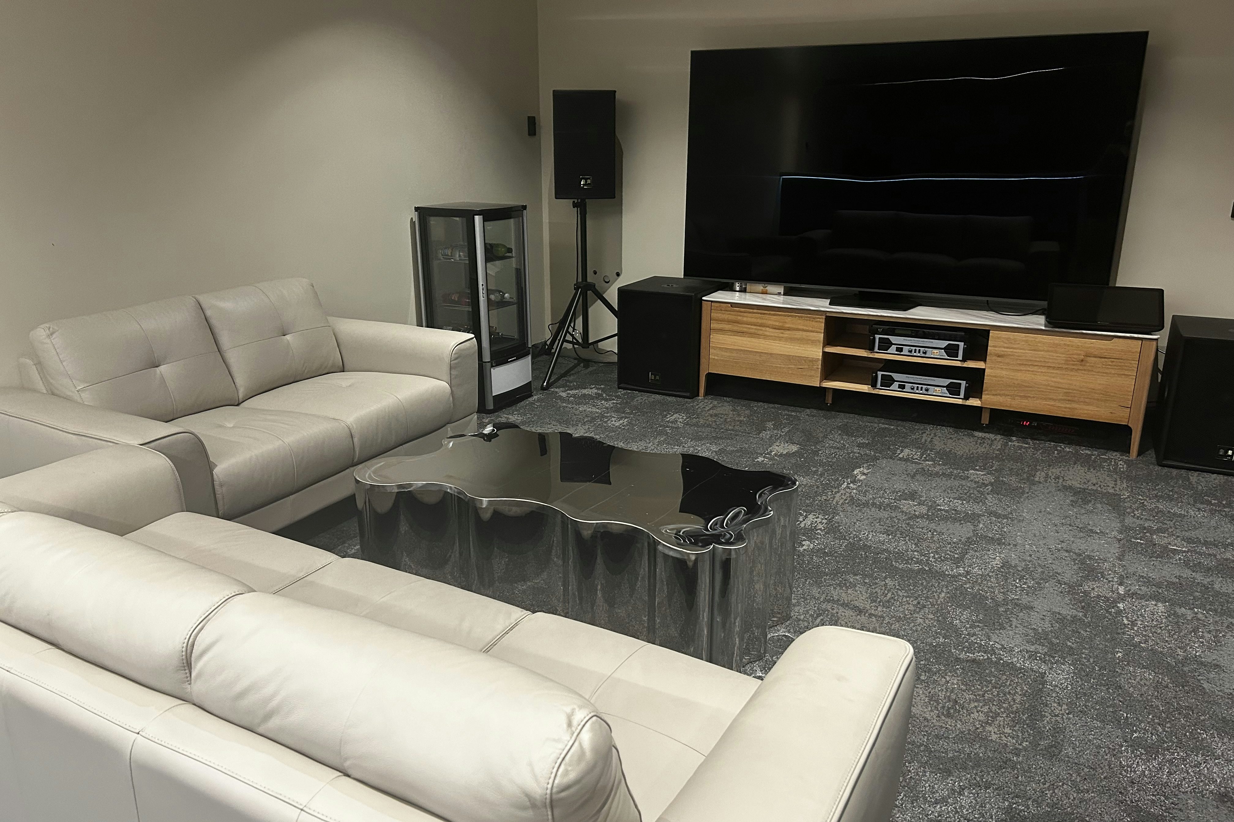 P1 Premium Lounge/Boardroom 6