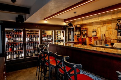 Lounge Bar 2