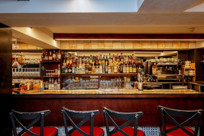 Lounge Bar 1