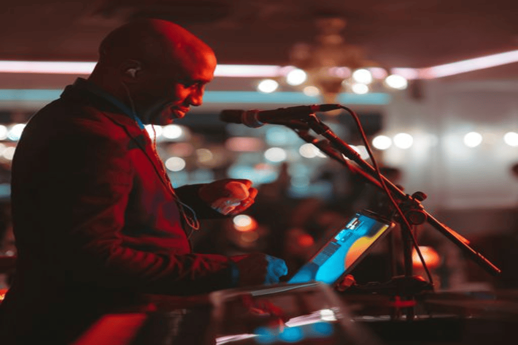 Mezzanine/Semiprivate space 6