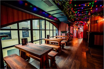 Bar 4 2