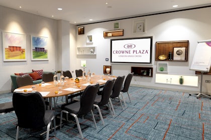 Victoria Suite 2