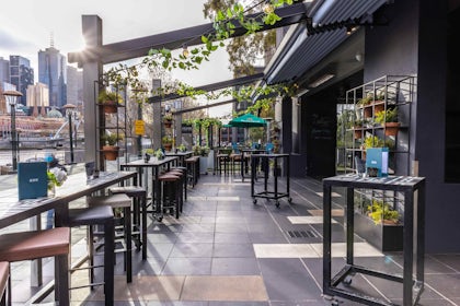 Lounge, Terrace & Bar 5